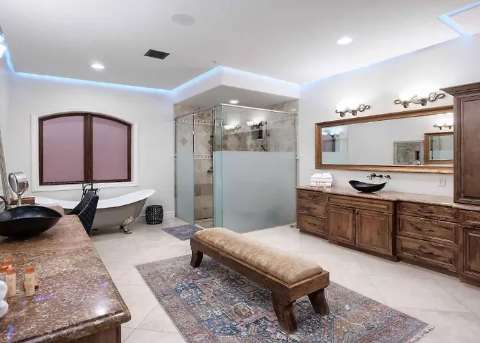 Luxury 8br With Pool, Pickleball, Golf & Volleyball Holiday home Scottsdale