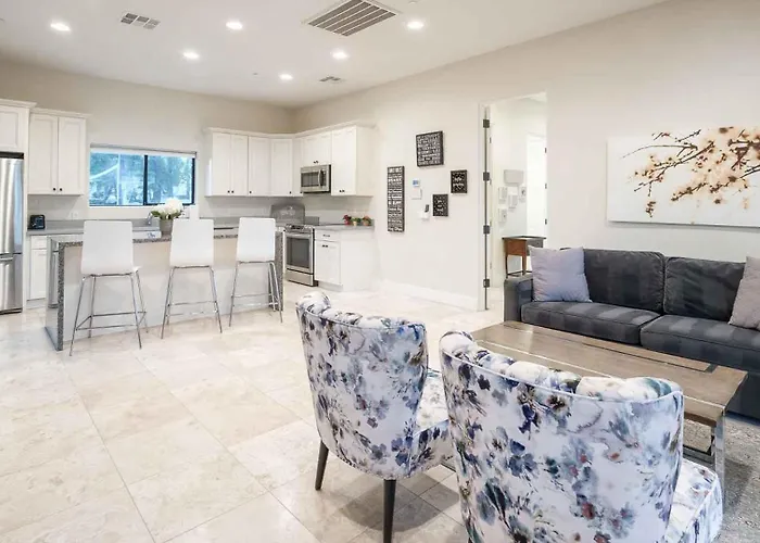 Luxury 8br With Pool, Pickleball, Golf & Volleyball Holiday home Scottsdale