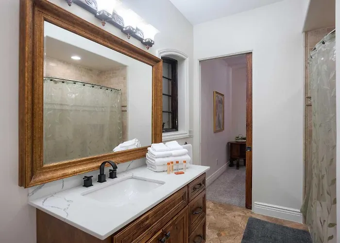 Luxury 8br With Pool, Pickleball, Golf & Volleyball Holiday home Scottsdale